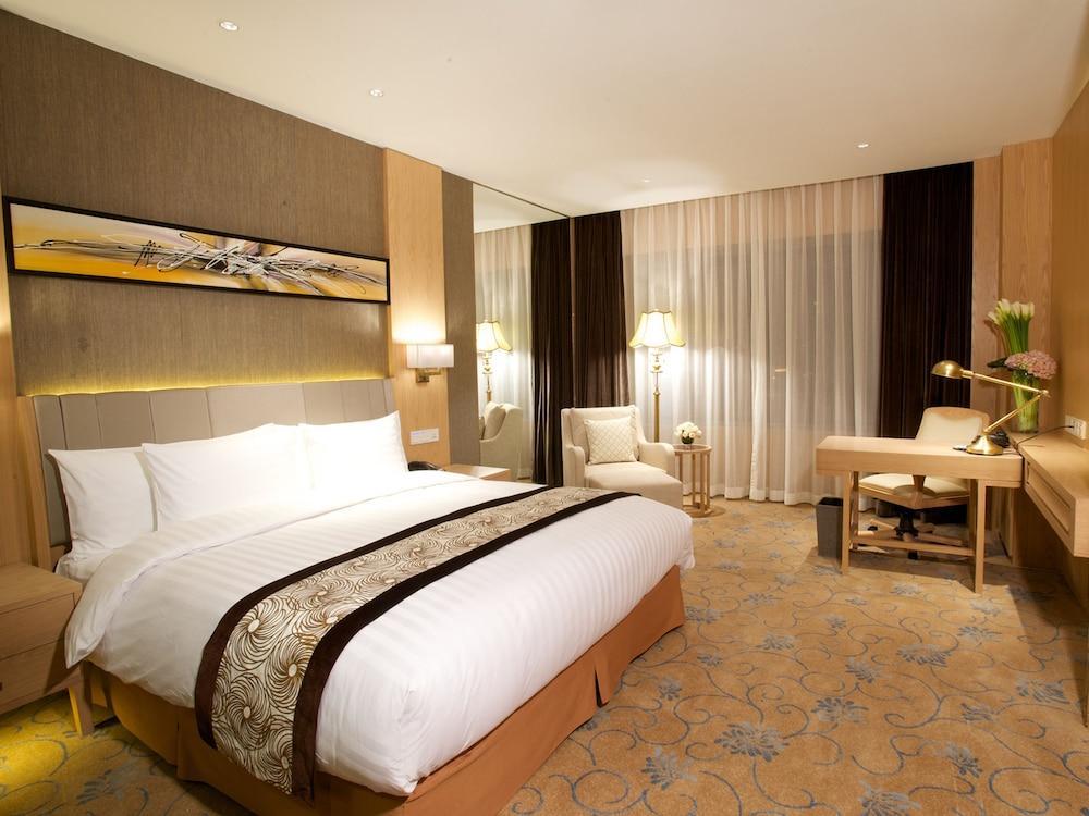 Hotel Crowne Plaza Noah Square By Ihg