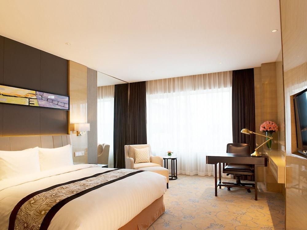 Crowne Plaza Noah Square By Ihg Hotel Shanghai