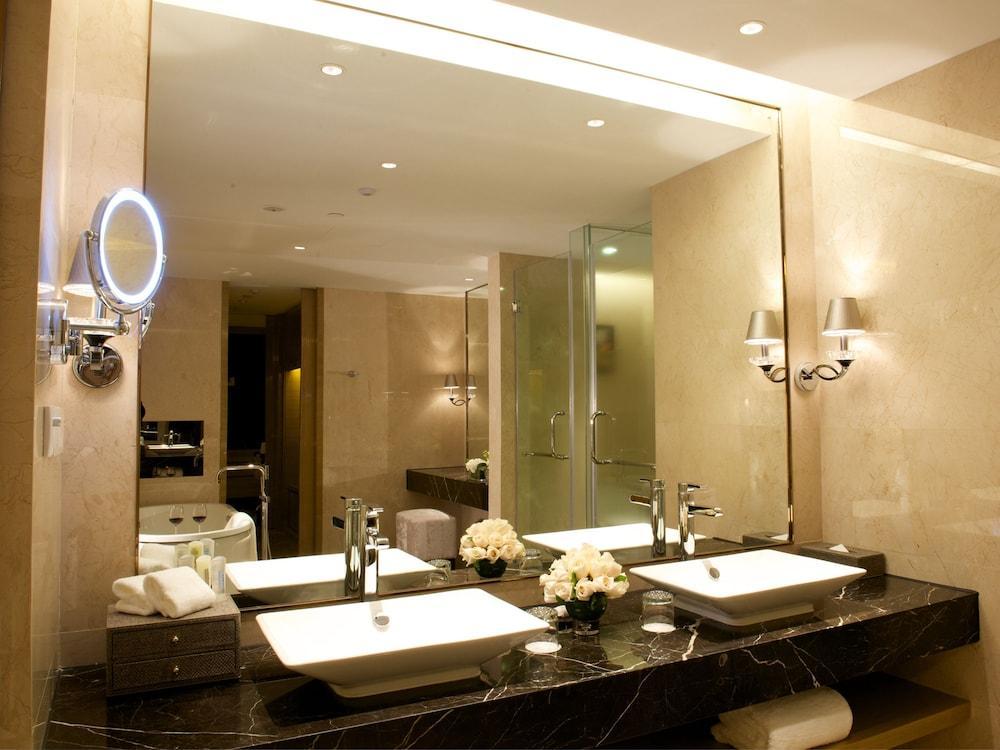 Crowne Plaza Noah Square By Ihg Hotel Shanghai