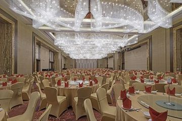 Crowne Plaza Noah Square By Ihg 5*