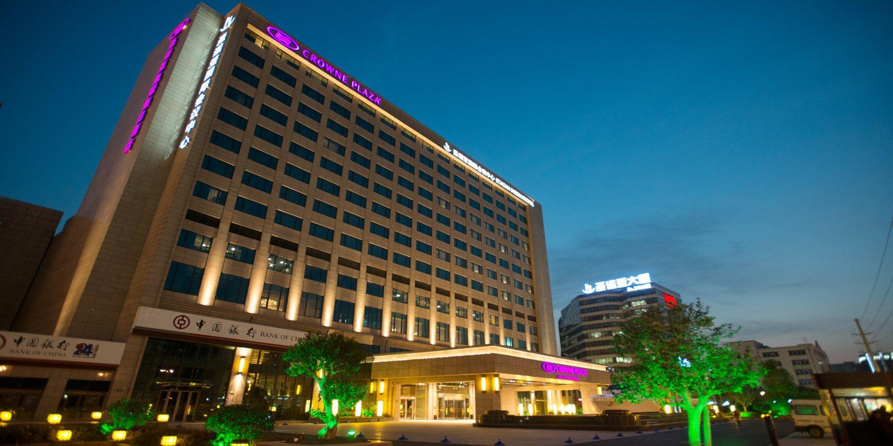 Hotel Crowne Plaza Noah Square By Ihg 5*