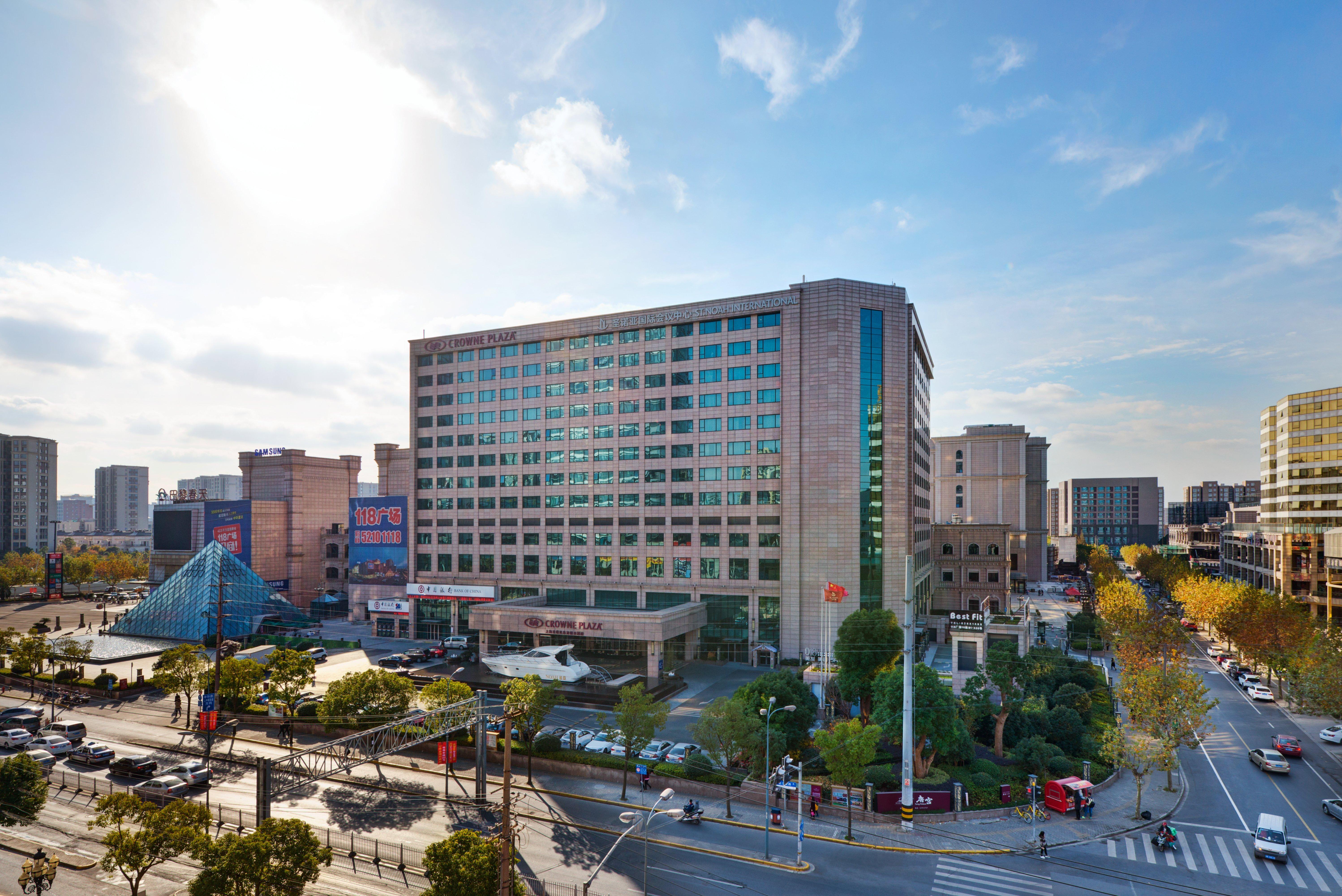 Crowne Plaza Noah Square By Ihg 5*