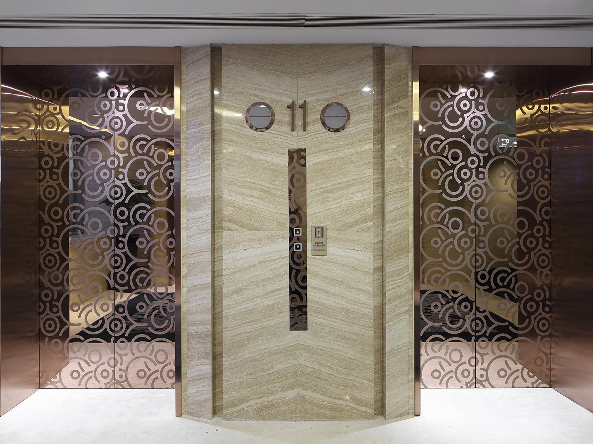 Hotel Crowne Plaza Noah Square By Ihg 5*