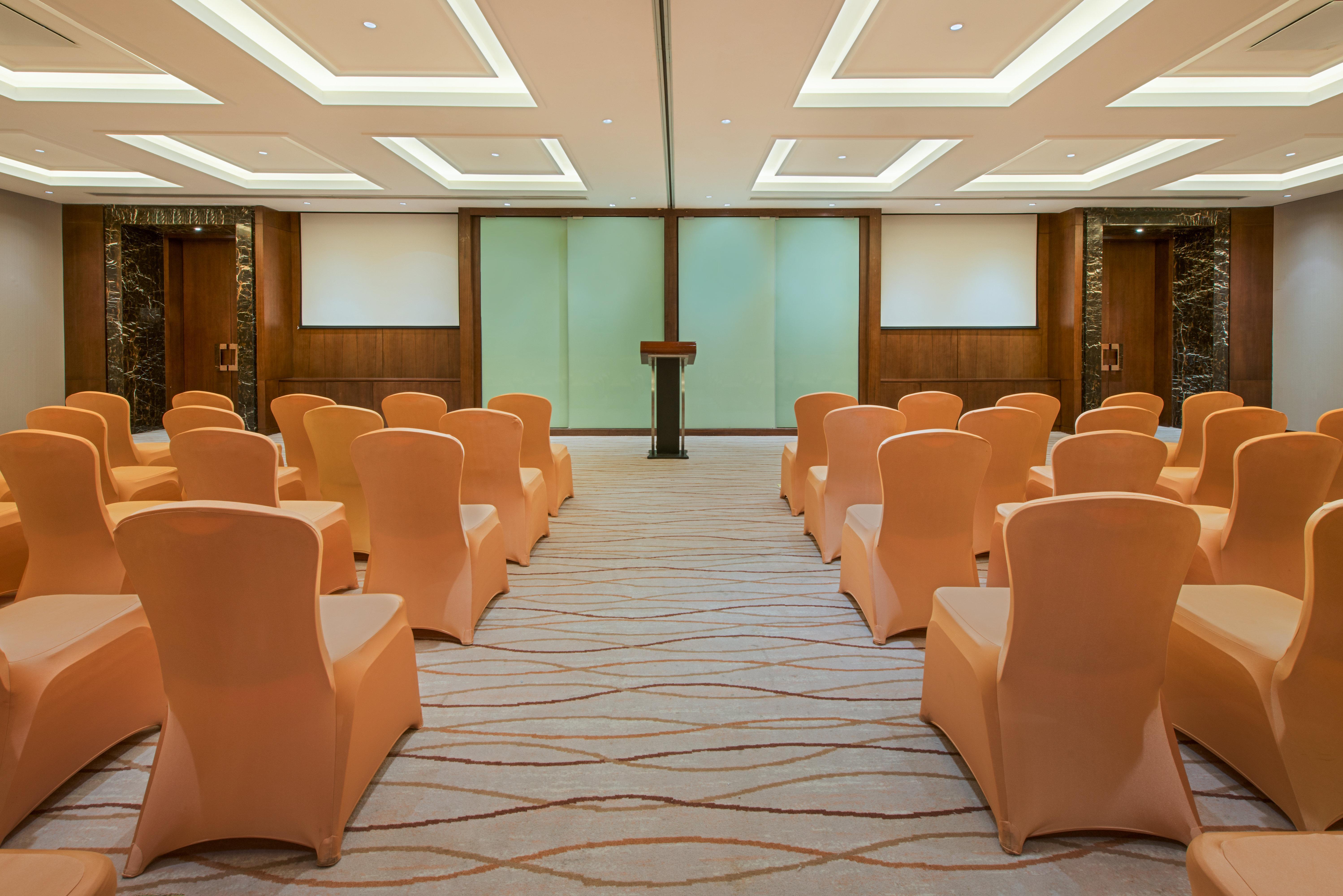 Crowne Plaza Noah Square By Ihg Hotel Shanghai