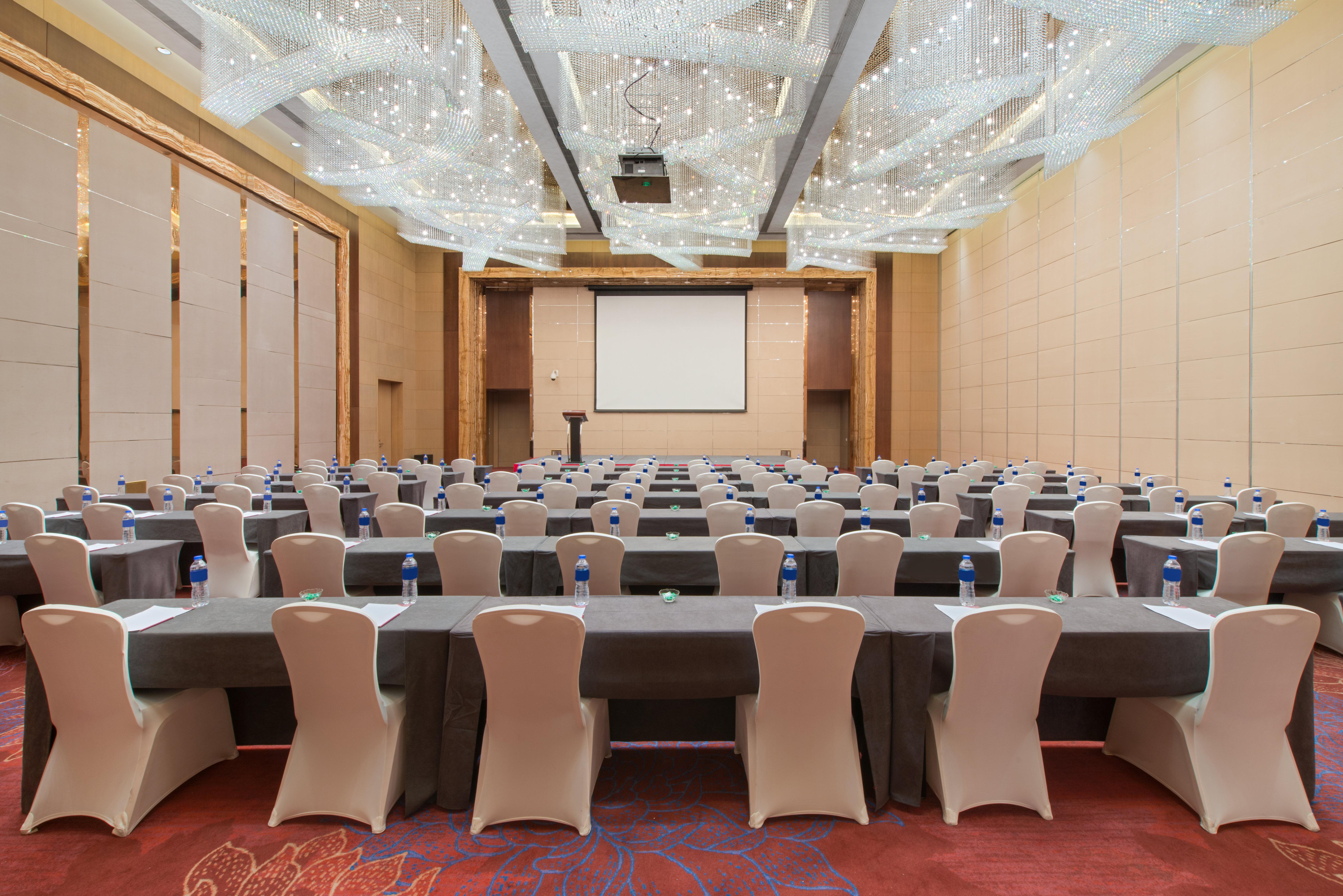 Hotel Crowne Plaza Noah Square By Ihg Shanghai