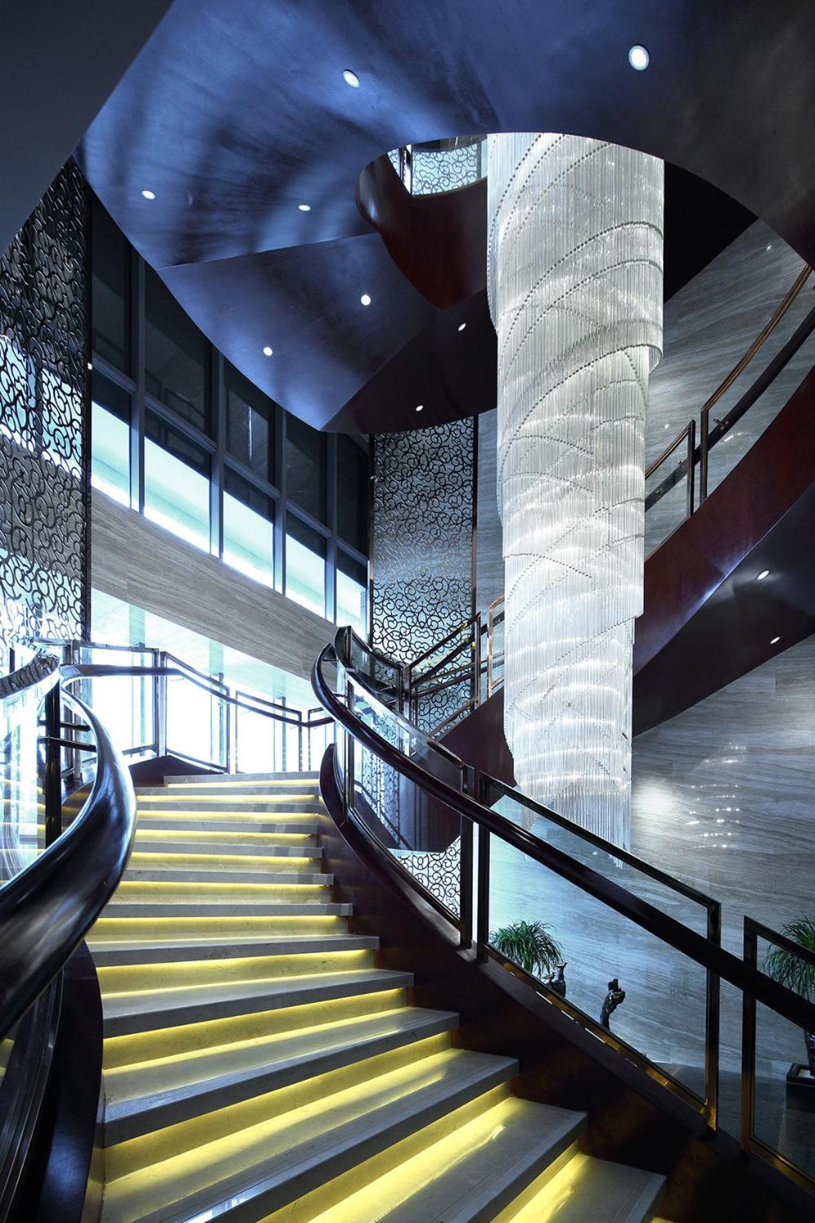 Hotel Crowne Plaza Noah Square By Ihg 5*