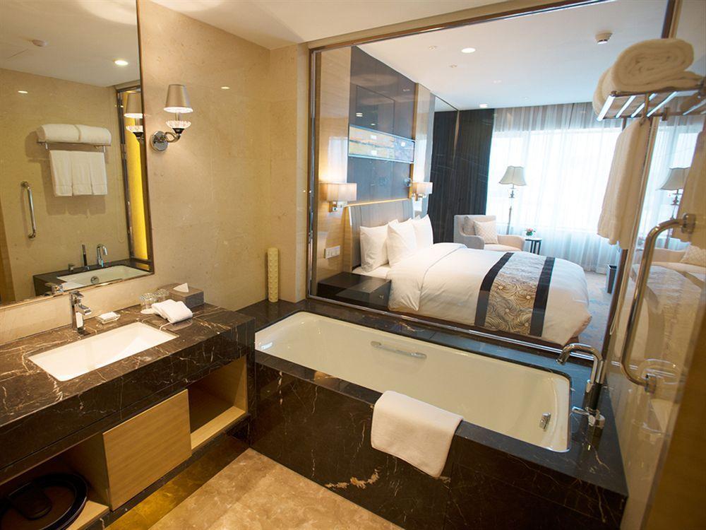 Hotel Crowne Plaza Noah Square By Ihg Shanghai