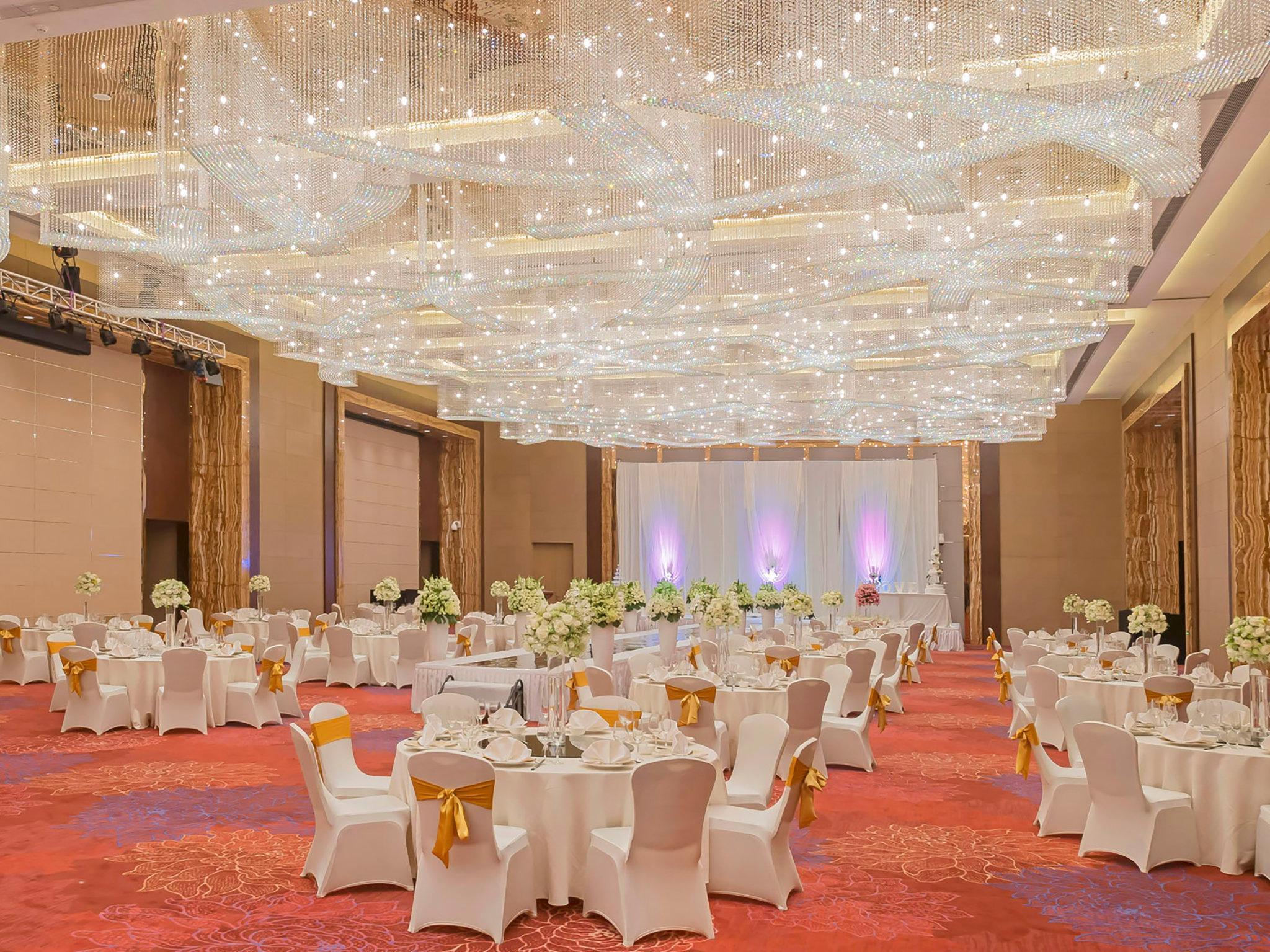 Crowne Plaza Noah Square By Ihg