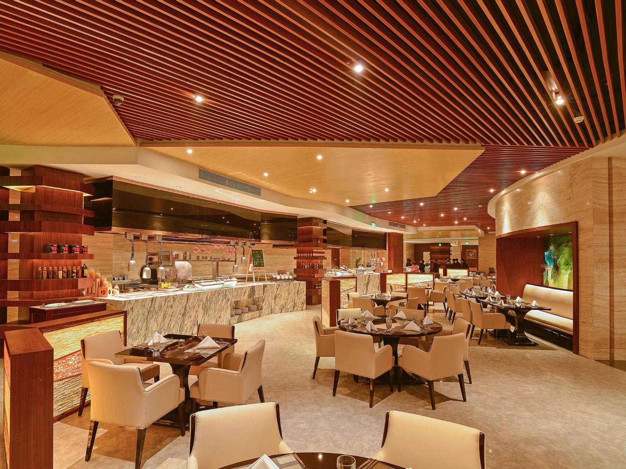 Crowne Plaza Noah Square By Ihg Hotel